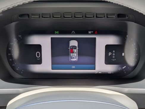 Certified 2025 Volvo XC90 B6 Ultra AWD/4WD image 42