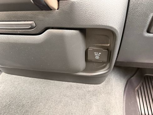 Used 2021 RAM 1500 Laramie AWD/4WD image 30