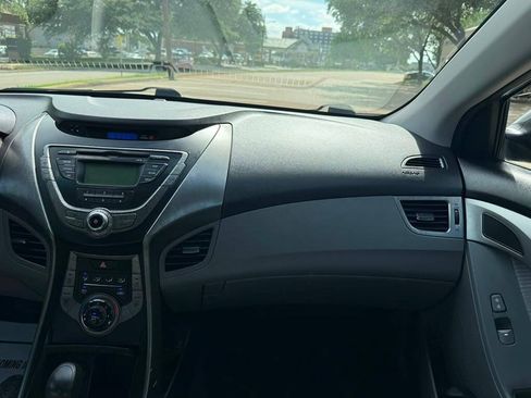 Used 2013 Hyundai Elantra GLS w/ Preferred Pkg FWD image 19