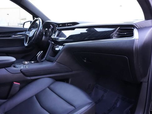 Used 2022 Cadillac XT6 Premium Luxury w/ Technology Package image 22