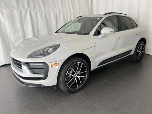 New 2026 Porsche Macan image 1