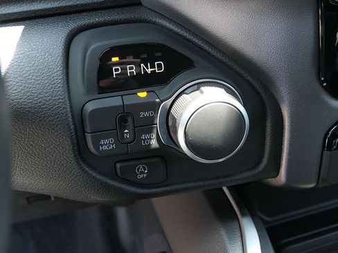 New 2026 RAM 1500 Express AWD/4WD image 16