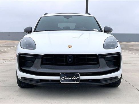 Used 2024 Porsche Macan image 3