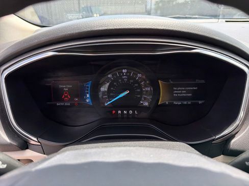 Used 2020 Ford Fusion SE FWD image 14