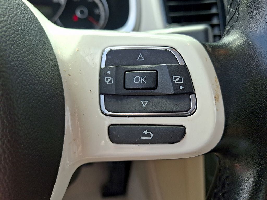 Used 2013 Volkswagen Beetle TDI FWD image 20