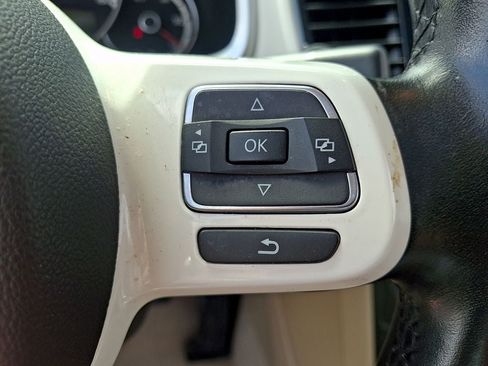 Used 2013 Volkswagen Beetle TDI FWD image 20