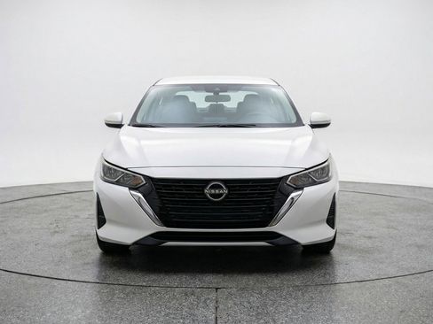Used 2025 Nissan Sentra SV FWD image 2