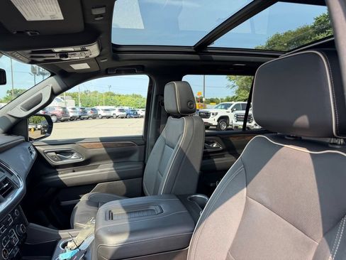 Used 2023 Chevrolet Tahoe Premier AWD/4WD image 17