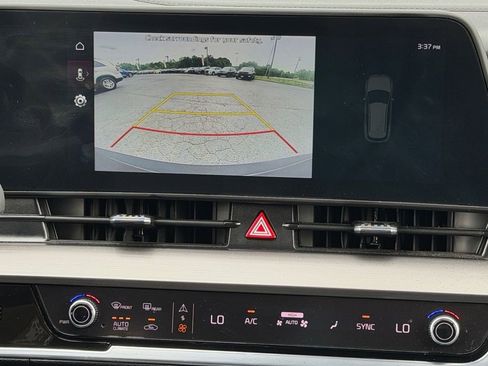 Used 2025 Kia Sportage EX w/ Premium Package FWD image 17