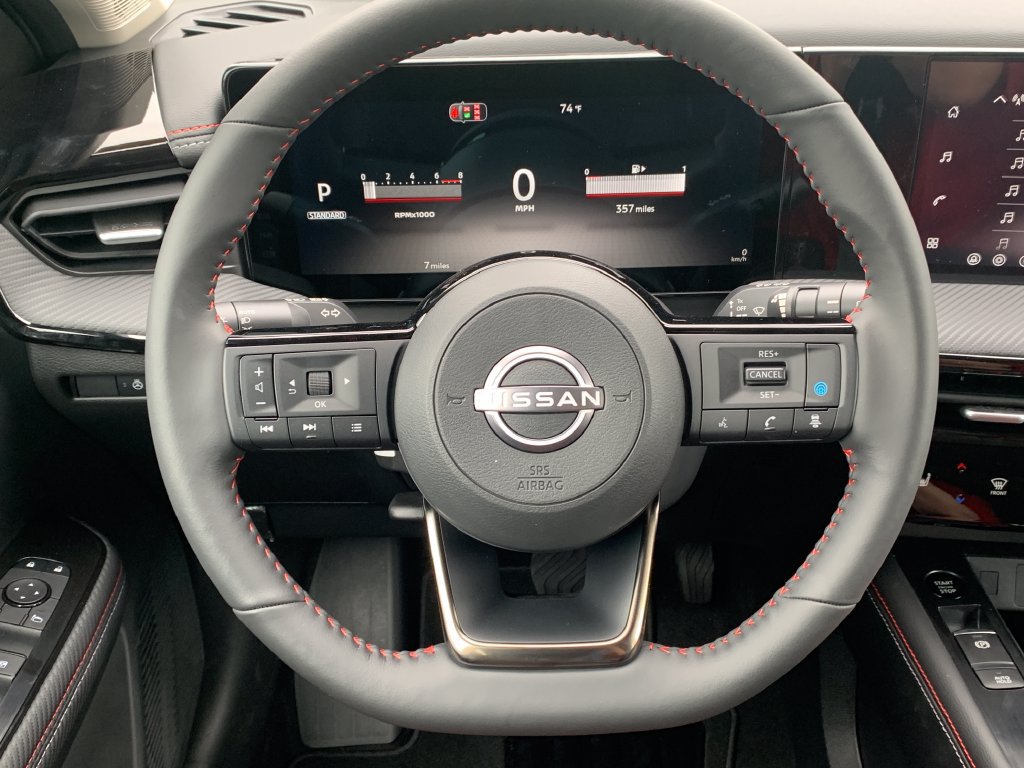 New 2027 Nissan Kicks SR w/ SR Premium Package FWD image 8