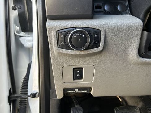Used 2018 Ford F250 XLT w/ XLT Value Package AWD/4WD image 4