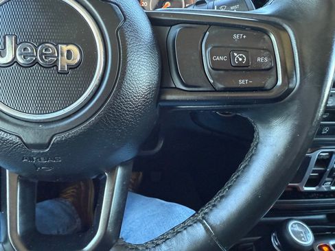 Used 2018 Jeep Wrangler Unlimited Sport S image 31