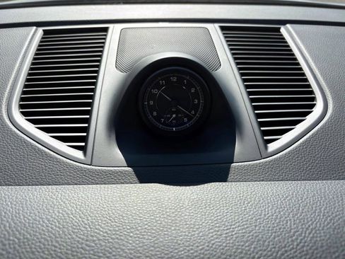 Certified 2025 Porsche Macan image 36