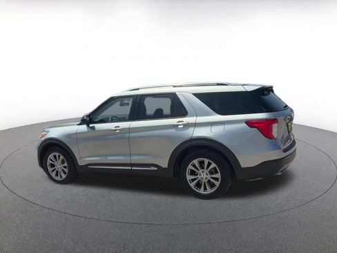 Used 2024 Ford Explorer Limited RWD image 10