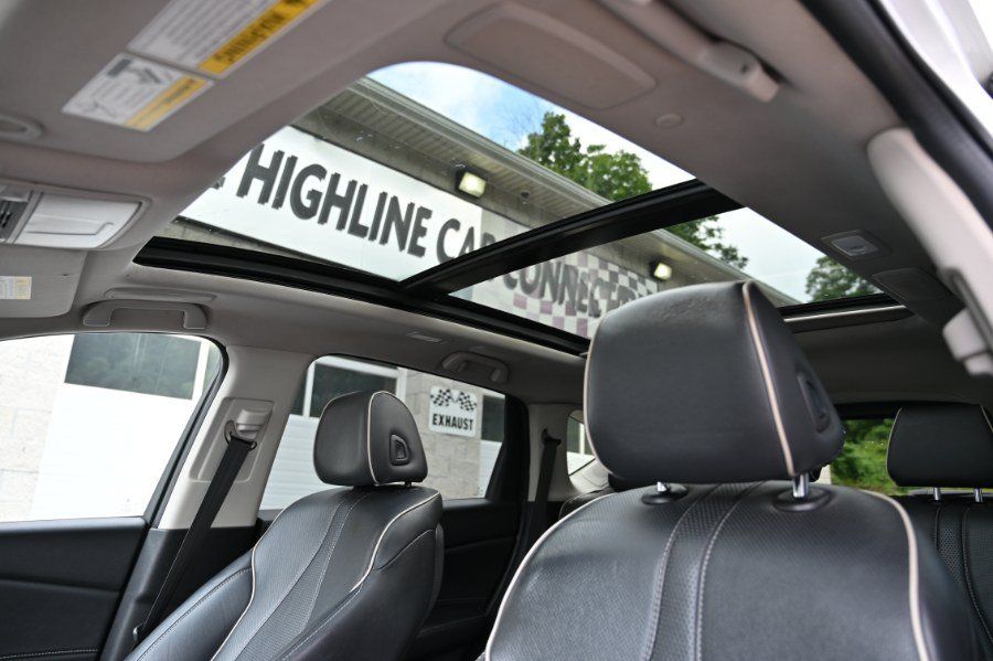 Used 2019 Acura RDX w/ Advance Package AWD/4WD image 3