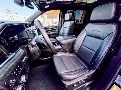 Used 2023 GMC Yukon XL Denali w/ Max Trailering Package image 29