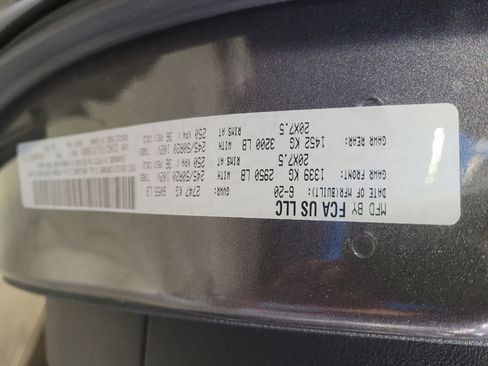 Used 2020 Chrysler Pacifica Touring w/ S Appearance Package FWD image 33