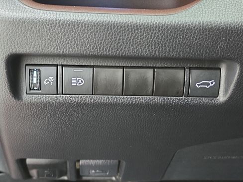 Used 2022 Toyota RAV4 Limited image 25