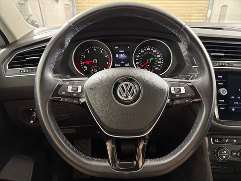 Used 2019 Volkswagen Tiguan SE image 14