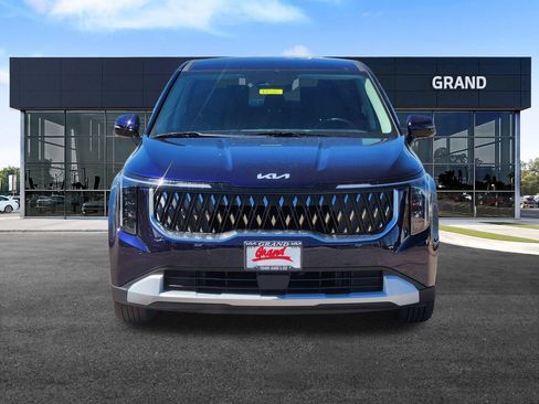 New 2026 Kia Carnival image 3