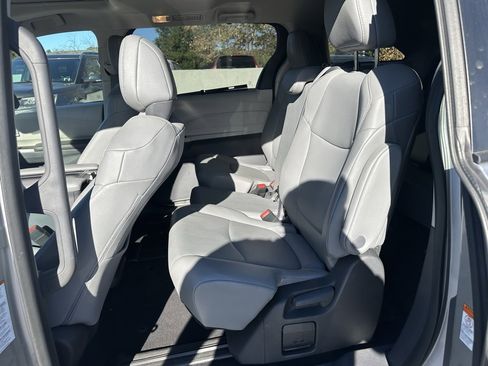 Certified 2024 Toyota Sienna XLE image 9