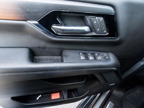 Used 2025 GMC Yukon Denali w/ LPO, Floor Liner Package image 12