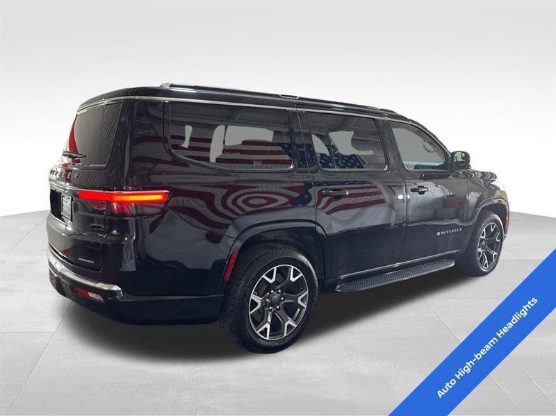 Used 2024 Jeep Wagoneer Series III AWD/4WD image 5
