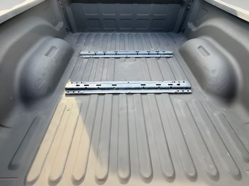 Used 2015 RAM 2500 Laramie w/ Black Appearance Group AWD/4WD image 23