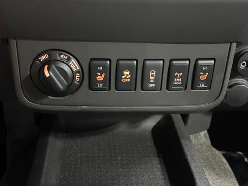Used 2017 Nissan Frontier PRO-4X w/ Pro-4x Luxury Package AWD/4WD image 21