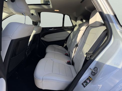 Used 2019 Mercedes-Benz GLE 43 AMG AMG GLE 43 image 40