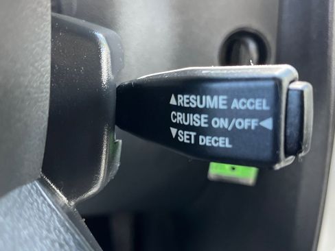 Used 2010 Dodge Charger SXT RWD image 14