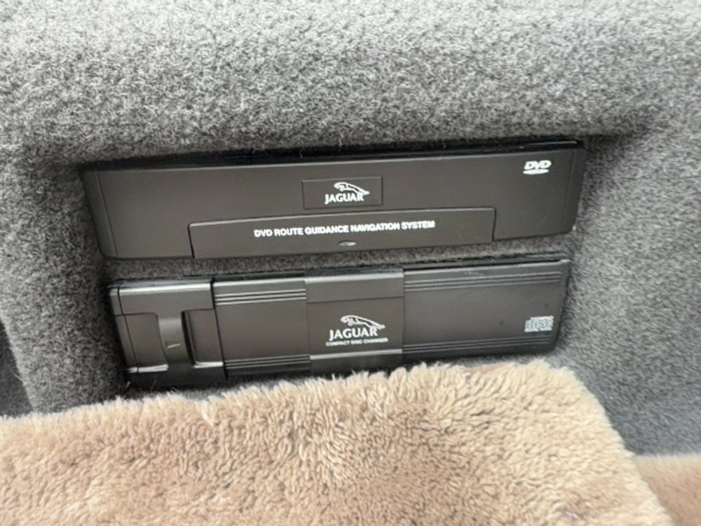 Used 2000 Jaguar XJ RWD image 34