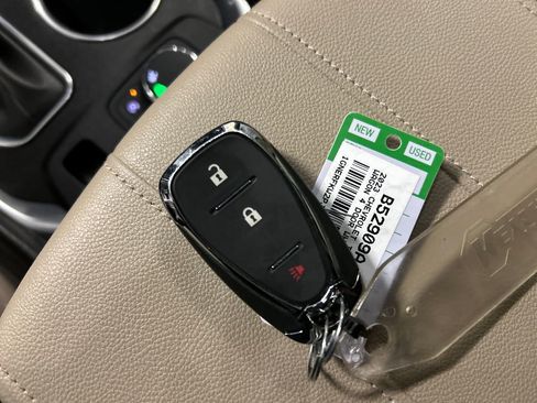 Used 2023 Chevrolet Traverse LS w/ Midnight/Sport Edition image 22