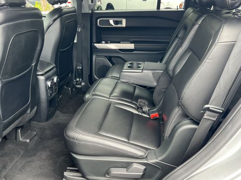 Used 2020 Ford Explorer XLT w/ Equipment Group 202A AWD/4WD image 24