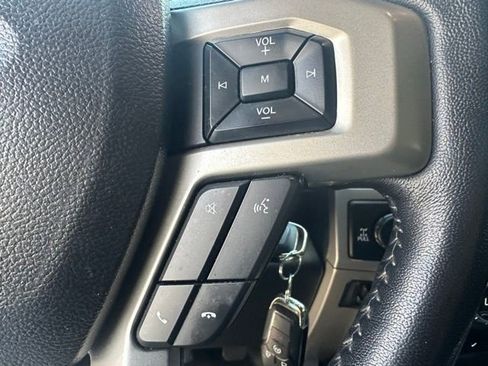 Used 2022 Ford F250 Lariat w/ Black Appearance Package image 14