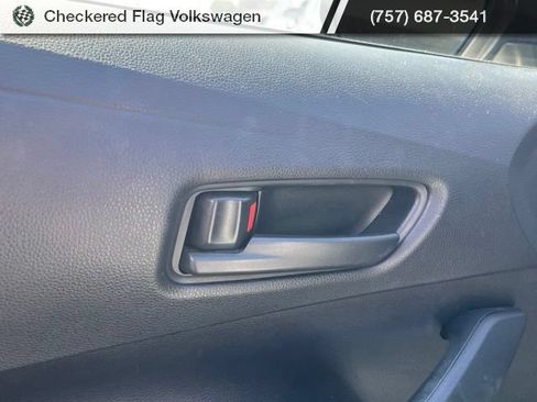 Used 2022 Toyota Corolla LE FWD image 15