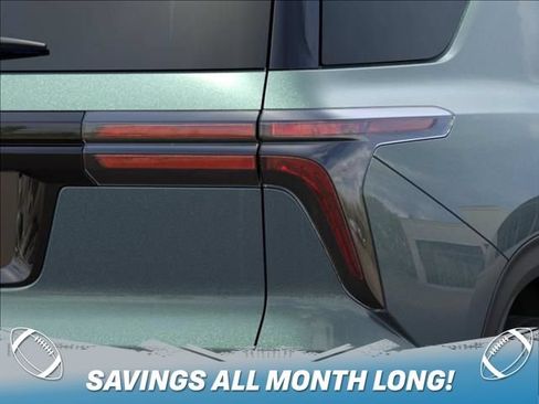 New 2027 Chevrolet Traverse LT w/ Sun and Wheel Package AWD/4WD image 11