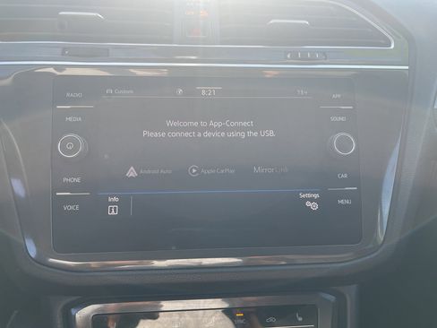 Used 2022 Volkswagen Tiguan SE image 25