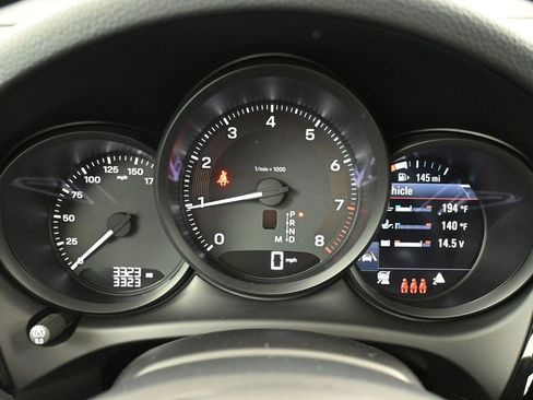 Certified 2025 Porsche Macan image 19