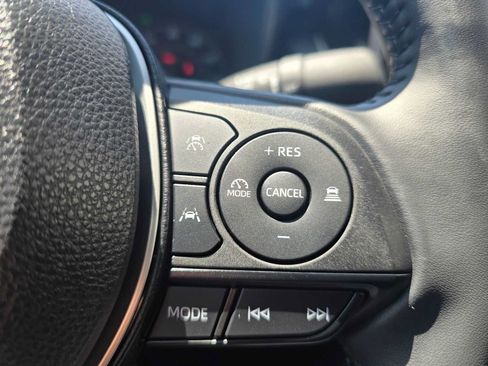Used 2025 Toyota Corolla SE w/ Convenience Package FWD image 31