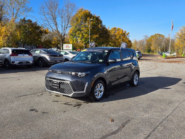 Certified 2025 Kia Soul LX w/ LX Technology Package FWD image 4