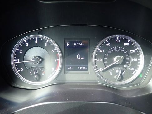 Used 2020 Hyundai Santa Fe SE image 29