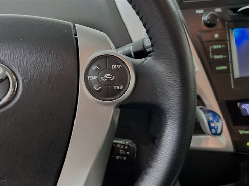 Used 2013 Toyota Prius V Five image 20