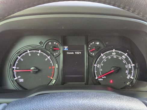 Used 2022 Toyota 4Runner SR5 Premium w/ Moonroof Package RWD image 23