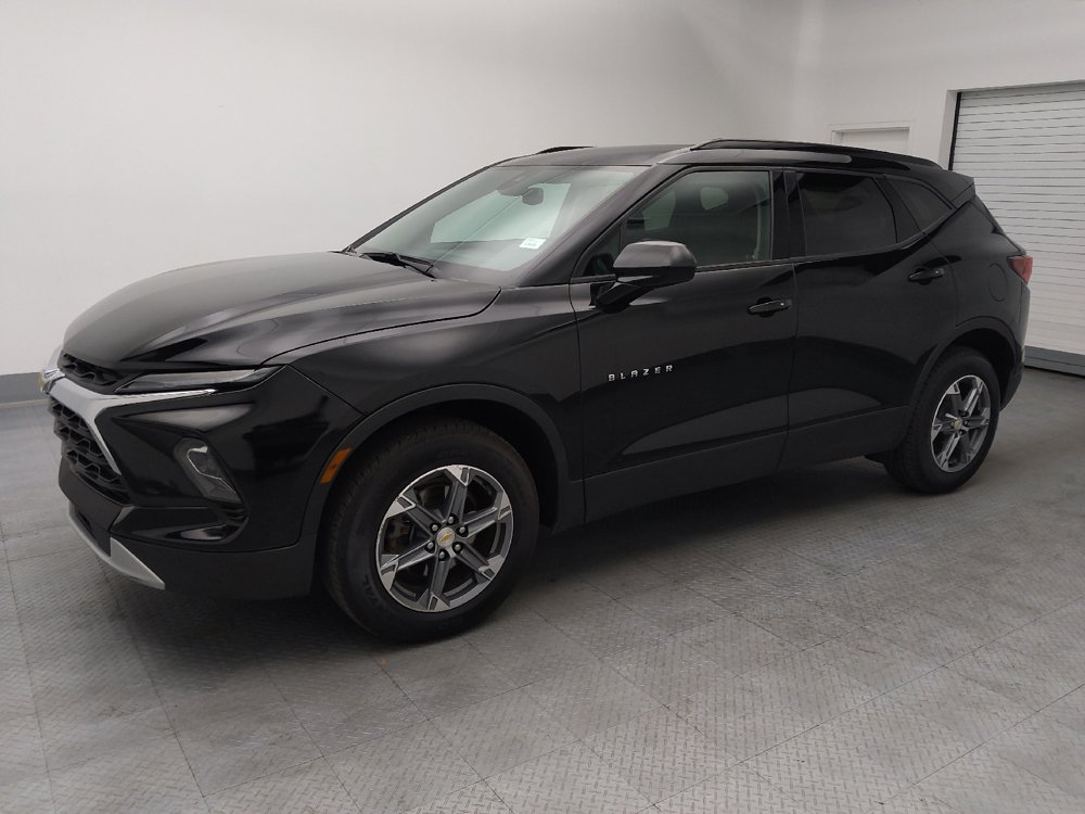 Used 2024 Chevrolet Blazer LT w/ Convenience Package FWD image 2