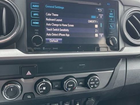 Used 2019 Toyota Tacoma TRD Sport w/ Technology Package image 52