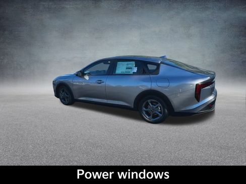 New 2025 Kia K4 LXS image 15