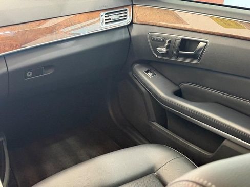 Used 2014 Mercedes-Benz E 350 4MATIC Sedan image 12