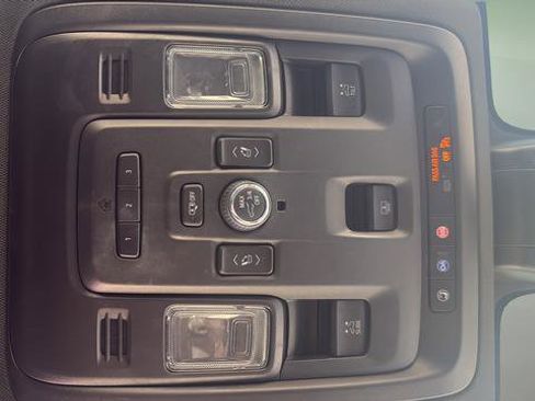 Used 2022 Chevrolet Suburban RST w/ Sport Performance Package AWD/4WD image 23