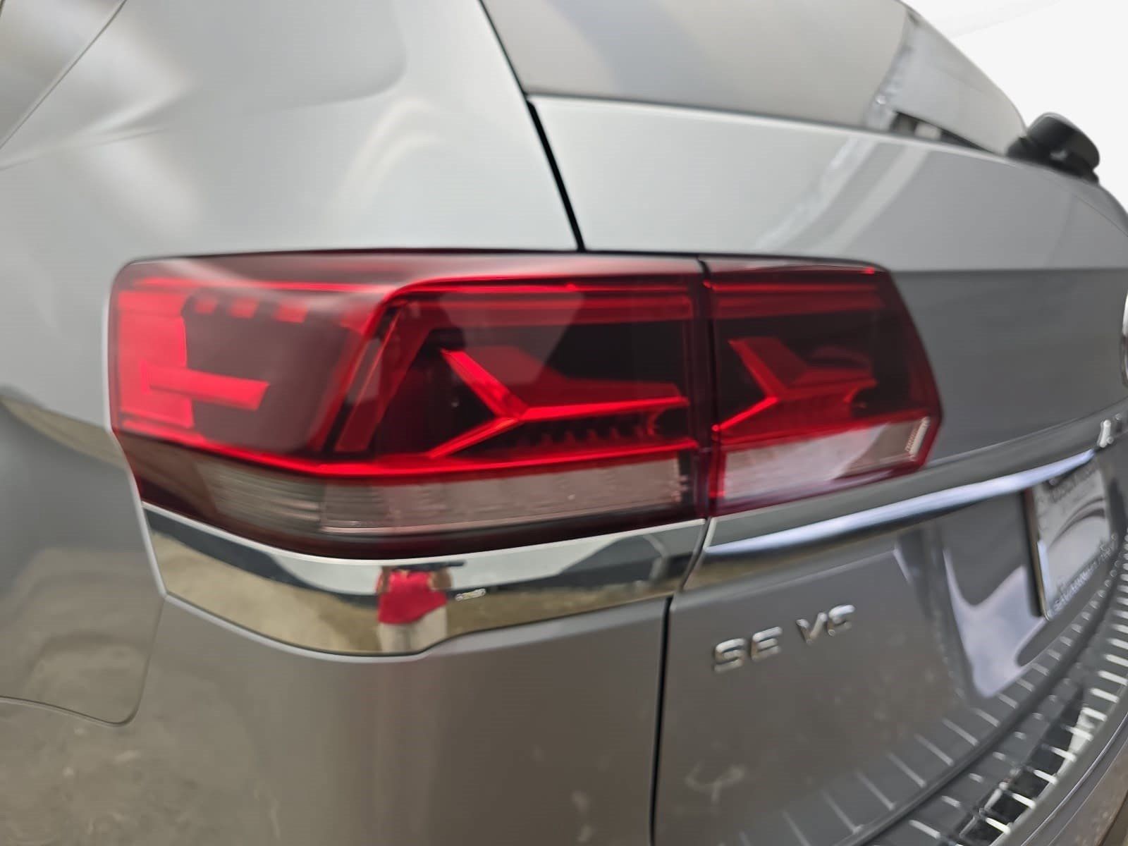 Used 2023 Volkswagen Atlas SE w/ Panoramic Sunroof Package FWD image 32
